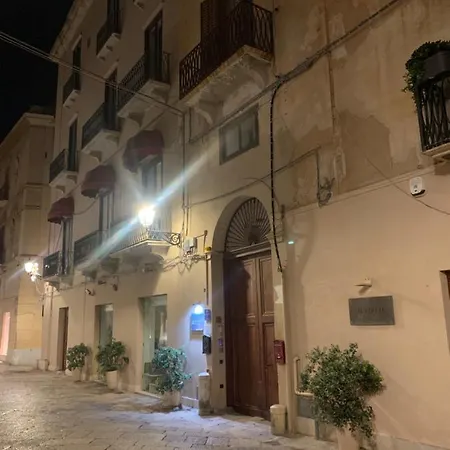 Casa de hóspedes Albachiara - Center 3*